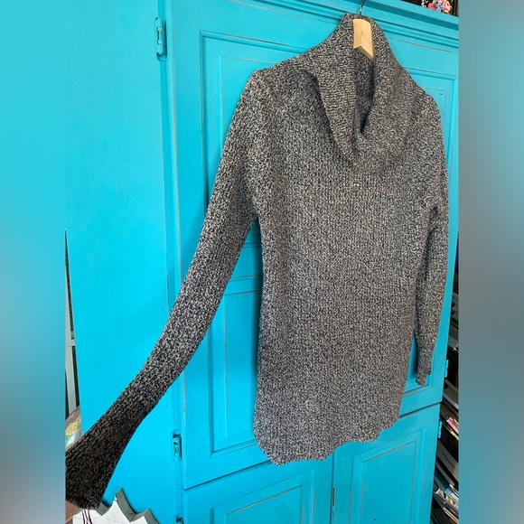 Alya Sweater M Excellent Vintage Condition Cowel Turtleneck Collar Cozy Comfort - Picture 5 of 8